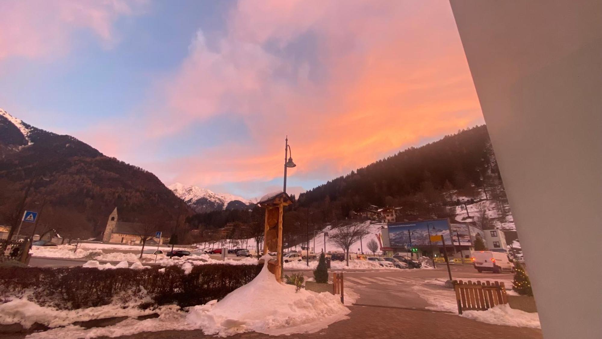 Casteluce Hotel Funivie Pinzolo Ngoại thất bức ảnh