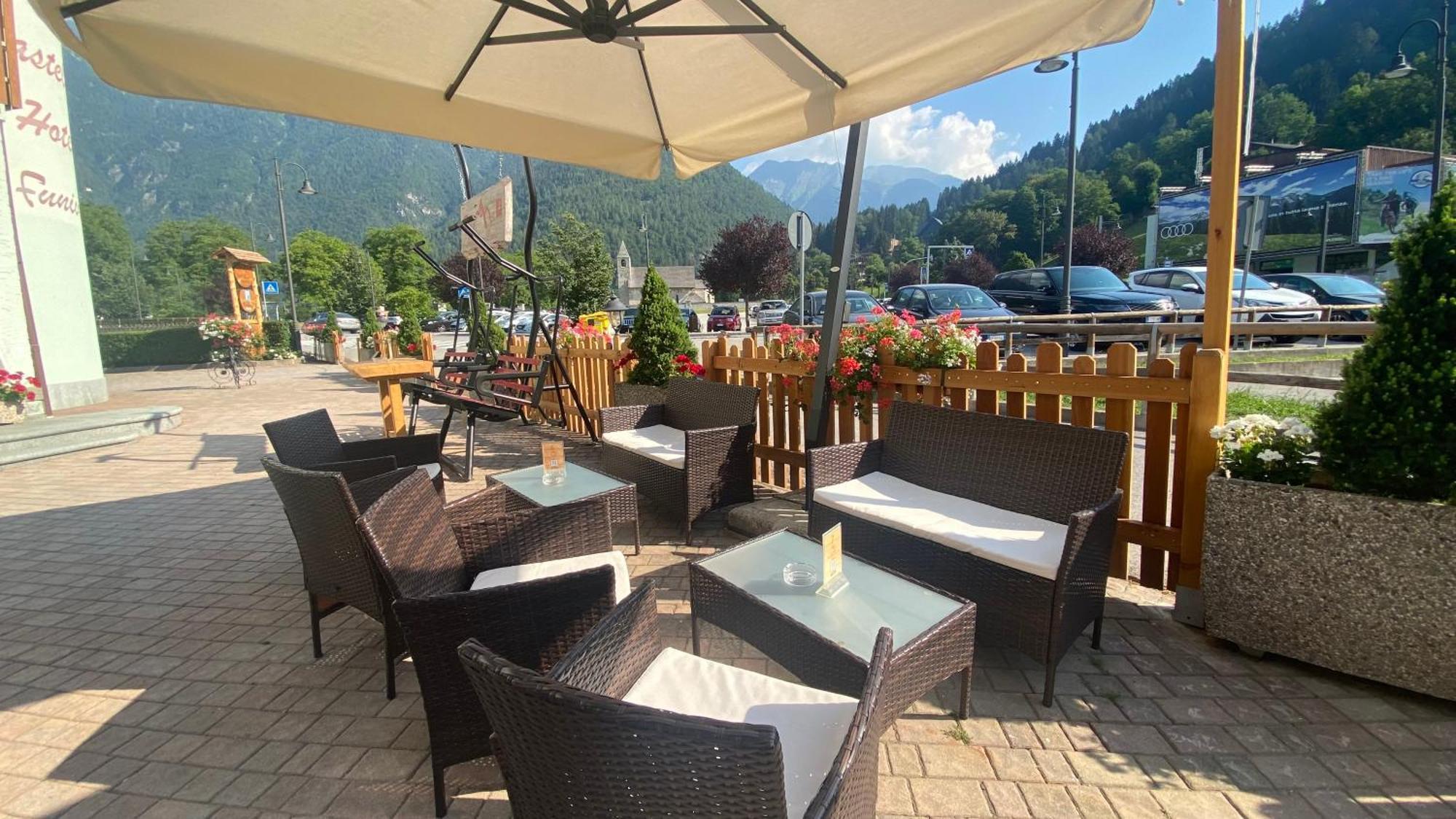 Casteluce Hotel Funivie Pinzolo Ngoại thất bức ảnh