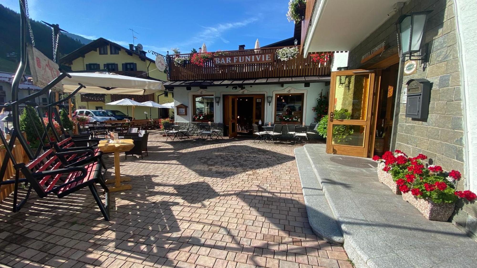 Casteluce Hotel Funivie Pinzolo Ngoại thất bức ảnh
