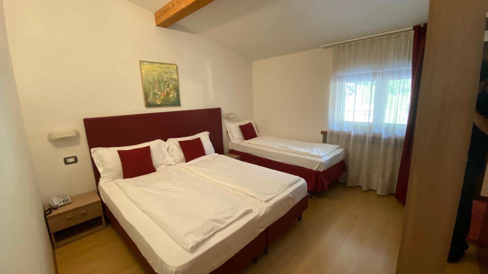 Casteluce Hotel Funivie Pinzolo Ngoại thất bức ảnh