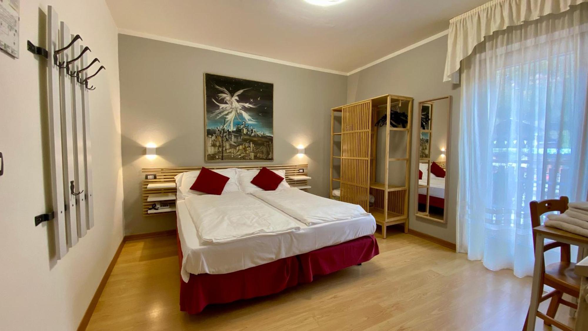 Casteluce Hotel Funivie Pinzolo Ngoại thất bức ảnh